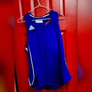 Women's sports top